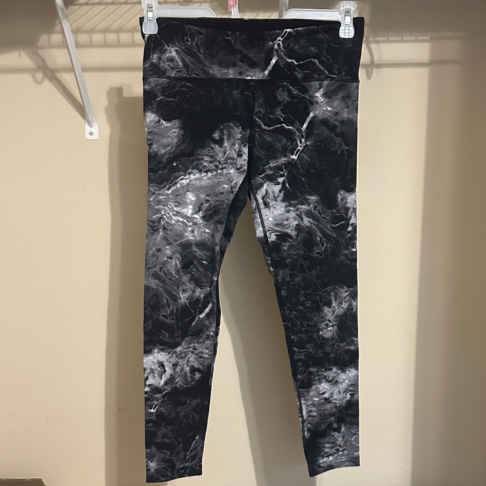 Tuff Athletics Black and White Marble Leggings (M)
